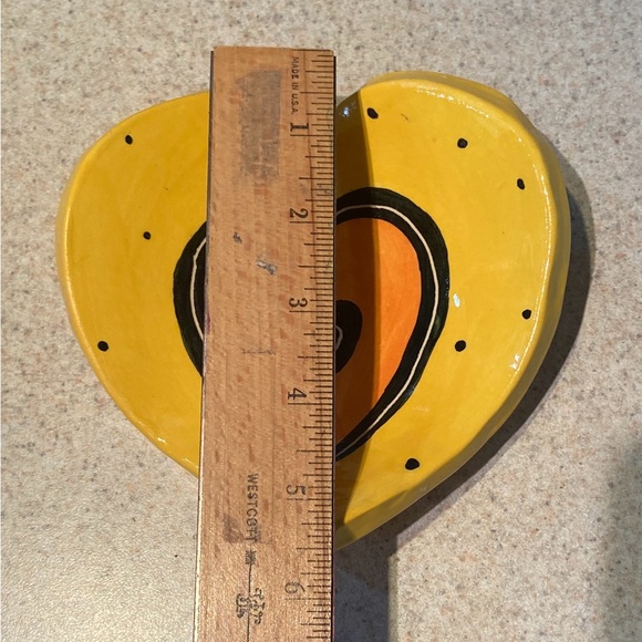 Mary Rose Young Pottery Yellow and Orange Heart Soap Dish Signed and Dated 1999 - Picture 3 of 8